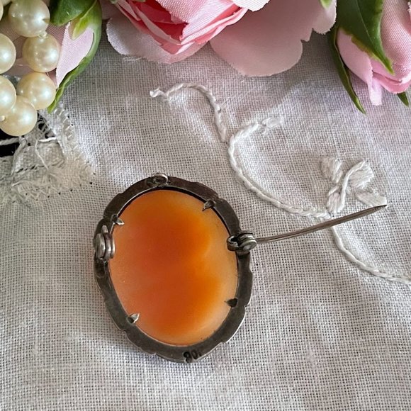 Romantic Carved Shell Cameo Brooch, Silver and Marcasite Frame, Vintage Jewelry - Picture 4 of 11